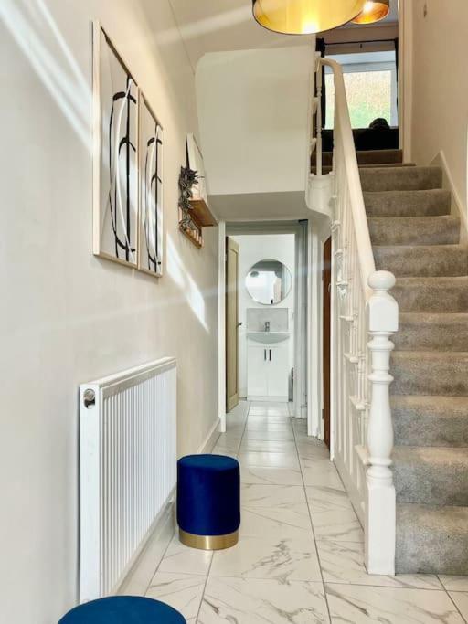 Cozy & Spacious 3-Bedroom Home By Tailored Accommodation Swansea Exterior photo
